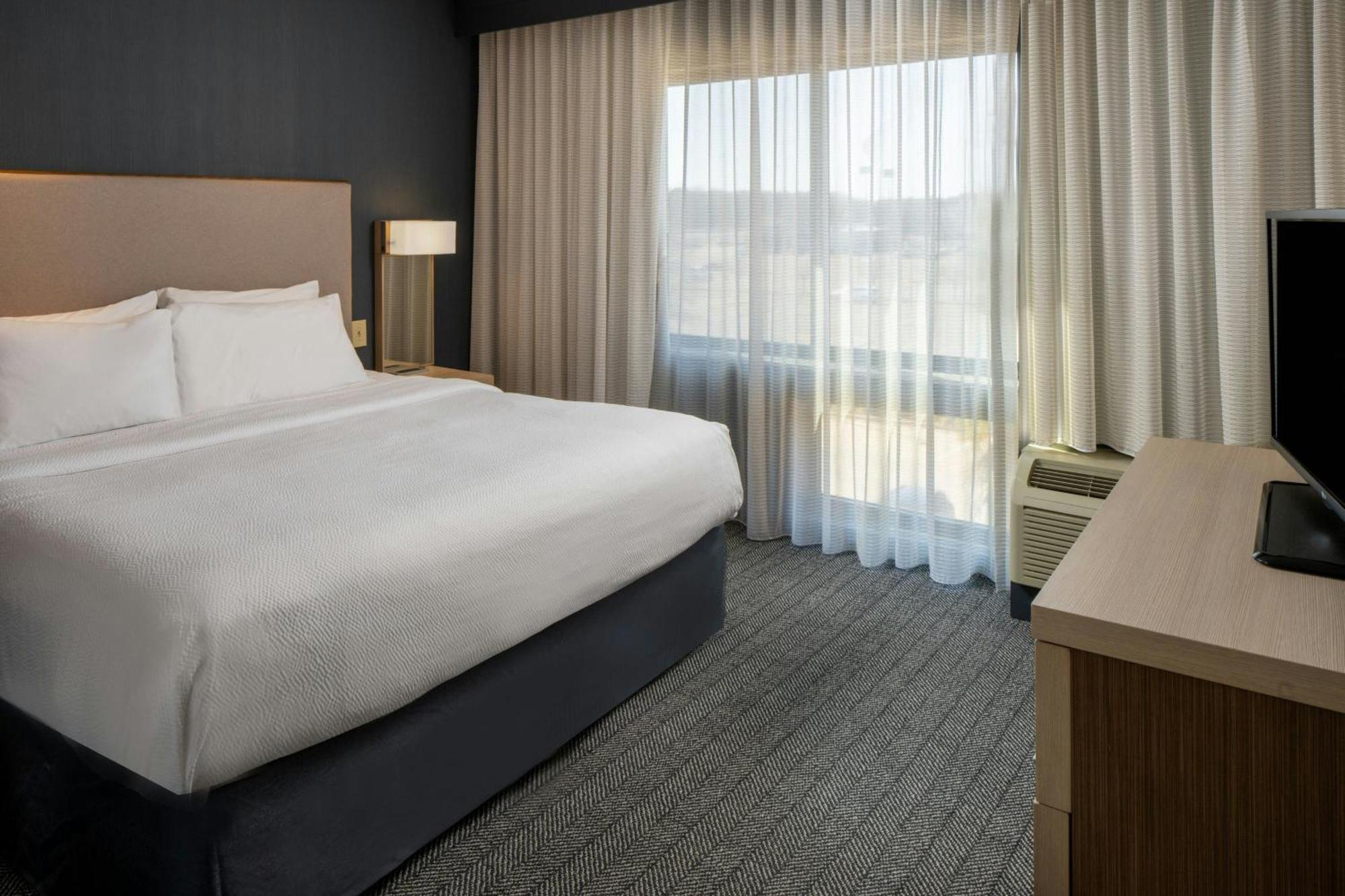 Courtyard By Marriott Jackson Airport/Pearl Hotel Eksteriør billede