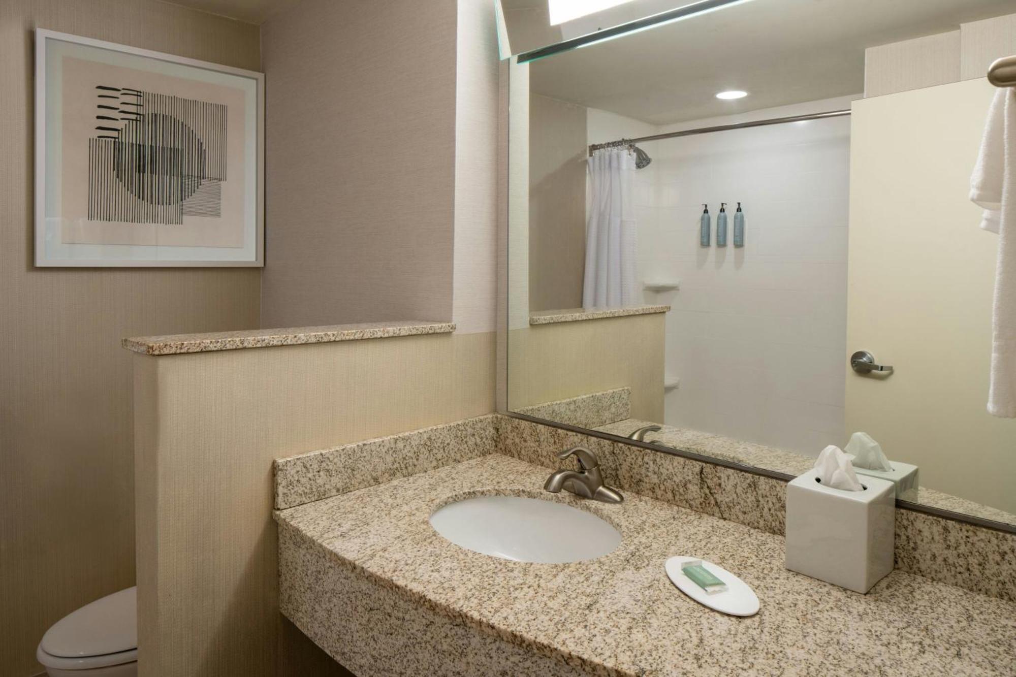 Courtyard By Marriott Jackson Airport/Pearl Hotel Eksteriør billede